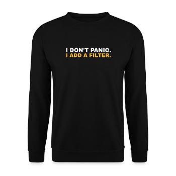 Ich gerate nicht in Panik, ich füge einen Filter hinzu - Unisex Pullover - Schwarz - Vorne - Alina (178cm) & Michal (187cm)