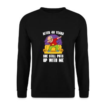 Après 40 ans, elle me porte toujours vieux - Sweat-shirt Unisexe - noir - Devant - Alina (178cm) & Michal (187cm)