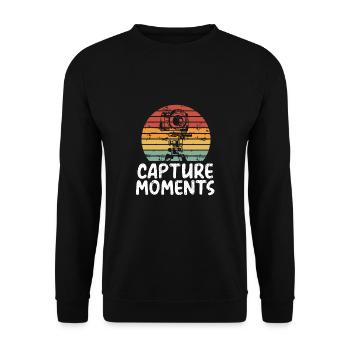 Capture moments with the camera - Unisex Sweatshirt - black - Front - Alina (178cm) & Michal (187cm)
