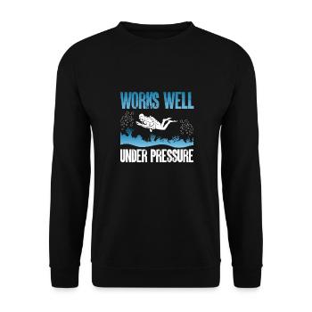 Works well under pressure - Unisex Sweatshirt - black - Front - Alina (178cm) & Michal (187cm)