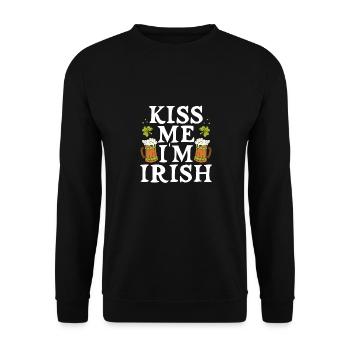 Kiss me, I'm Irish - Unisex Sweatshirt - black - Front - Alina (178cm) & Michal (187cm)