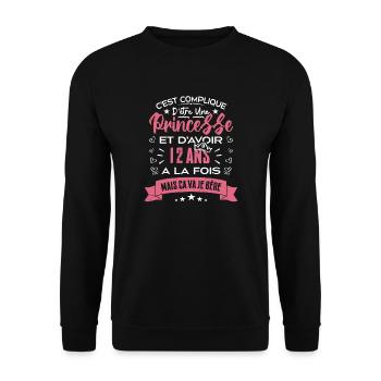 Une princesse a 12 ans, Cadeau d’anniversaire - Sweat-shirt Unisexe - noir - Devant - Alina (178cm) & Michal (187cm)