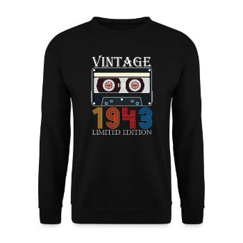 1943 Vintage Jubiläum Retro Limitierte Auflage - Unisex Pullover - Schwarz - Vorne - Alina (178cm) & Michal (187cm)