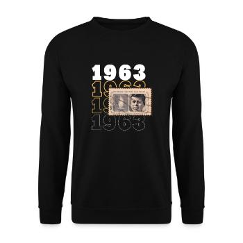 Born 1963 - Unisex Sweatshirt - black - Front - Alina (178cm) & Michal (187cm)