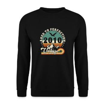 Aged to perfection 2010 Retro -Edition 2025. - Unisex Sweatshirt - black - Front - Alina (178cm) & Michal (187cm)