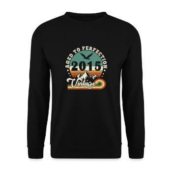 Aged to perfection 2015 Retro -Edition 2025. - Unisex Sweatshirt - black - Front - Alina (178cm) & Michal (187cm)