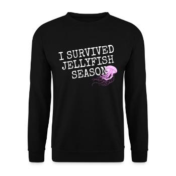 Qualle I Survived Jellyfish Season Quallen Ozean - Unisex Pullover - Schwarz - Vorne - Alina (178cm) & Michal (187cm)