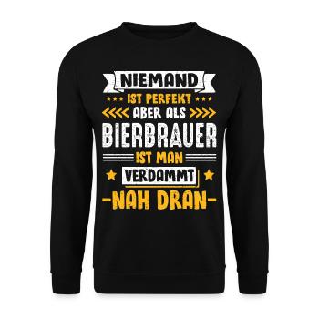 Niemand ist perfekt aber als Bierbrauer nah dran - Unisex Pullover - Schwarz - Vorne - Alina (178cm) & Michal (187cm)