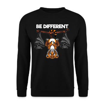 Be Different Tiger mit Fledermäusen - Unisex Pullover - Schwarz - Vorne - Alina (178cm) & Michal (187cm)