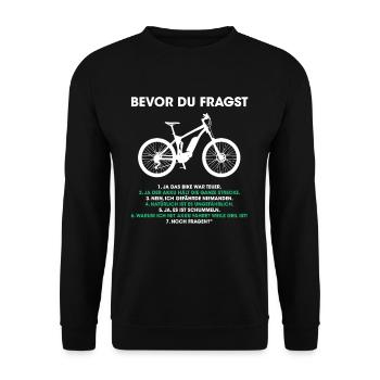 Bevor du Fragst E-Bike Elektrofahrrad Radfahrer - Unisex Pullover - Schwarz - Vorne - Alina (178cm) & Michal (187cm)
