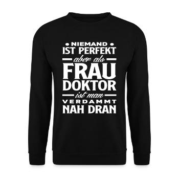Doktortitel Frau Doktor Abschluss - Unisex Pullover - Schwarz - Vorne - Alina (178cm) & Michal (187cm)