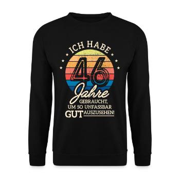 46. Geburtstag Geschenk Habe 46 Jahre Gebraucht - Unisex Pullover - Schwarz - Vorne - Alina (178cm) & Michal (187cm)