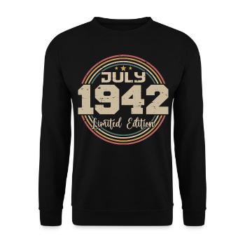 1942 Birthday July 1942 Gift July 1942 - Unisex Sweatshirt - black - Front - Alina (178cm) & Michal (187cm)