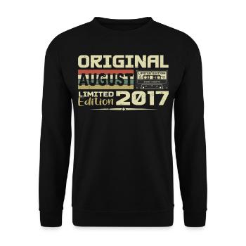 August 2017 - Born in August 2017 Built in August 2017 - Unisex Sweatshirt - black - Front - Alina (178cm) & Michal (187cm)