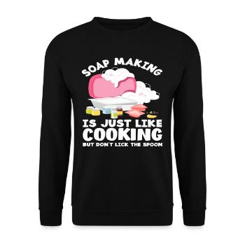 Seifenherstellung Ist Wie Kochen Aber Nicht Den - Unisex Pullover - Schwarz - Vorne - Alina (178cm) & Michal (187cm)