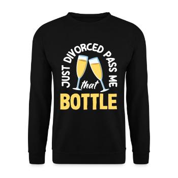 Just Divorced Pass Me That Bottle Scheidung - Unisex Pullover - Schwarz - Vorne - Alina (178cm) & Michal (187cm)