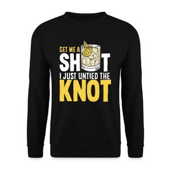 Get Me A Shot I Just Untied The Knot Scheidung - Unisex Pullover - Schwarz - Vorne - Alina (178cm) & Michal (187cm)