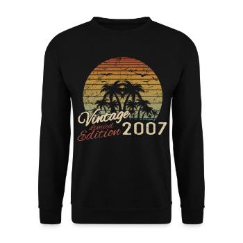 Jahrgang 2007 Geburtstagsgeschenk 2007 Retro 2007 - Unisex Pullover - Schwarz - Vorne - Alina (178cm) & Michal (187cm)