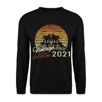 Jahrgang 2021 Geburtstagsgeschenk 2021 Retro 2021 - Unisex Pullover - Schwarz - Vorne - Alina (178cm) & Michal (187cm)