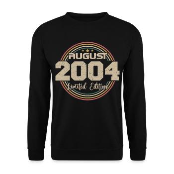 Vintage Born August 2004 Birthday Gift 2004 - Unisex Sweatshirt - black - Front - Alina (178cm) & Michal (187cm)