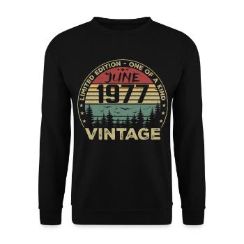 Gift June 1977 Birthday June 1977 June 1977 - Unisex Sweatshirt - black - Front - Alina (178cm) & Michal (187cm)