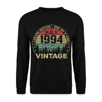 Geburtstagsgeschenk Juli 1994 Jahrgang 1994 - Unisex Pullover - Schwarz - Vorne - Alina (178cm) & Michal (187cm)