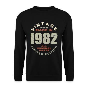 Vintage 1982 - Unisex Sweatshirt - black - Front - Alina (178cm) & Michal (187cm)
