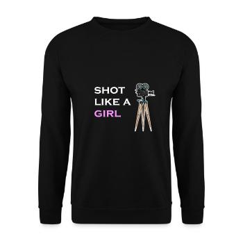 Shot Like A Girl Filmemacherin Filmregisseurin - Unisex Pullover - Schwarz - Vorne - Alina (178cm) & Michal (187cm)