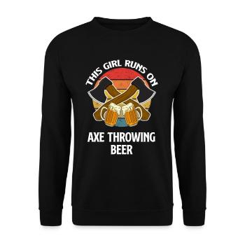 Dieses Mädchen Läuft Auf Axtwerfen Und Bier - Unisex Pullover - Schwarz - Vorne - Alina (178cm) & Michal (187cm)