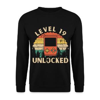 Level 19 freigeschaltet - Unisex Pullover - Schwarz - Vorne - Alina (178cm) & Michal (187cm)