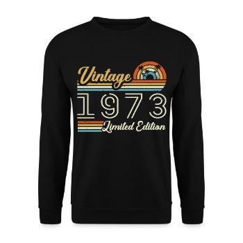 Anniversaire 52 Ans | Millésime 1973 Cadeau 1973 - Sweat-shirt Unisexe - noir - Devant - Alina (178cm) & Michal (187cm)
