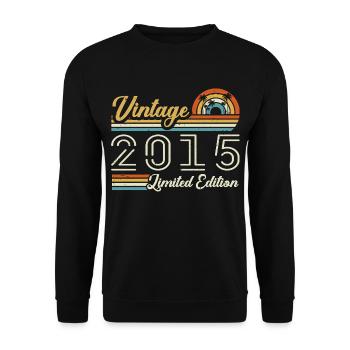 10 Year Anniversary | Vintage 2015 Gift 2015 - Unisex Sweatshirt - black - Front - Alina (178cm) & Michal (187cm)