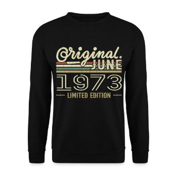 Juni 1973 Geburtstag Juni 1973 - geboren im Juni 1973 - Unisex Pullover - Schwarz - Vorne - Alina (178cm) & Michal (187cm)