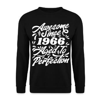 Awesome Since 1966 - Bis zur Perfektion gealtert, Geschenk 1966 - Unisex Pullover - Schwarz - Vorne - Alina (178cm) & Michal (187cm)