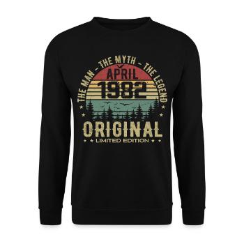 April 1982. 43rd Birthday Gift April 1982 - Unisex Sweatshirt - black - Front - Alina (178cm) & Michal (187cm)