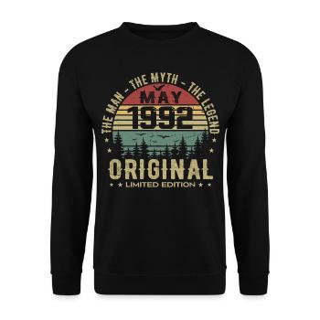 May 1992 33rd Anniversary Gift May 1992 May 1992 - Unisex Sweatshirt - black - Front - Alina (178cm) & Michal (187cm)