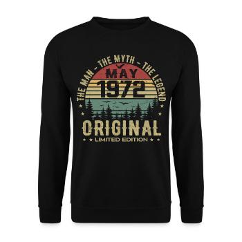 May 1972 53rd Anniversary Gift May 1972 May 1972 - Unisex Sweatshirt - black - Front - Alina (178cm) & Michal (187cm)