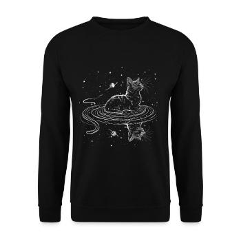 Katze schwimmt durch Universum mit Sternen - Unisex Pullover - Schwarz - Vorne - Alina (178cm) & Michal (187cm)
