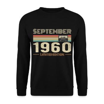 Septembre 1960 Vintage Anniversaire septembre 1960 - Sweat-shirt Unisexe - noir - Devant - Alina (178cm) & Michal (187cm)