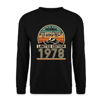 1978 Retro - Unisex Sweatshirt - black - Front - Alina (178cm) & Michal (187cm)