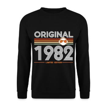 1982 - Unisex Sweatshirt - black - Front - Alina (178cm) & Michal (187cm)