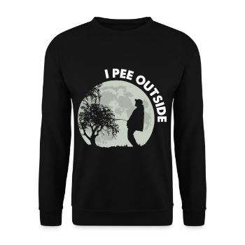 I Pee Outside I Pee Outdoor - Unisex Pullover - Schwarz - Vorne - Alina (178cm) & Michal (187cm)