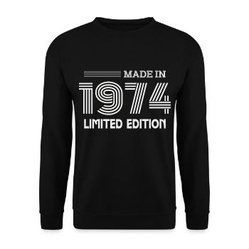 1974 Geburtstagsgeschenkidee 1974 - Unisex Pullover - Schwarz - Vorne - Alina (178cm) & Michal (187cm)
