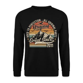 Jahrgang Jahrgang Jahrgang 2011 | Geschenk zum 14-jährigen Jubiläum 2011 - Unisex Pullover - Schwarz - Vorne - Alina (178cm) & Michal (187cm)