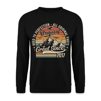 Vintage Born in 2017 | 8th Anniversary Gift 2017 - Unisex Sweatshirt - black - Front - Alina (178cm) & Michal (187cm)