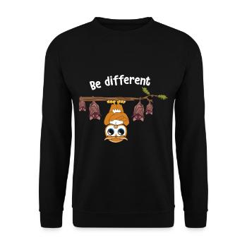 Be Different Sei Anders Eule mit Fledermäusen - Unisex Pullover - Schwarz - Vorne - Alina (178cm) & Michal (187cm)