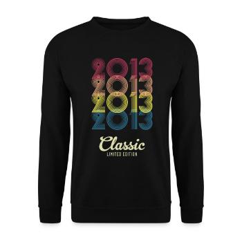 2013 Birthday born in 2013 Retro Vintage - Unisex Sweatshirt - black - Front - Alina (178cm) & Michal (187cm)