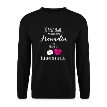 Meine Freundin ist Lebensretterin - Unisex Pullover - Schwarz - Vorne - Alina (178cm) & Michal (187cm)