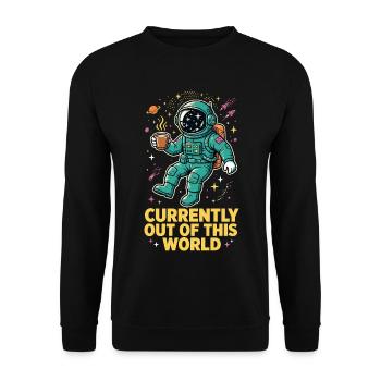 Astronaut mit Kaffee im Weltall - Unisex Pullover - Schwarz - Vorne - Alina (178cm) & Michal (187cm)
