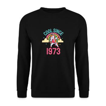 Cool seit 1973 Dabbing Einhorn 49. Geburtstag - Unisex Pullover - Schwarz - Vorne - Alina (178cm) & Michal (187cm)